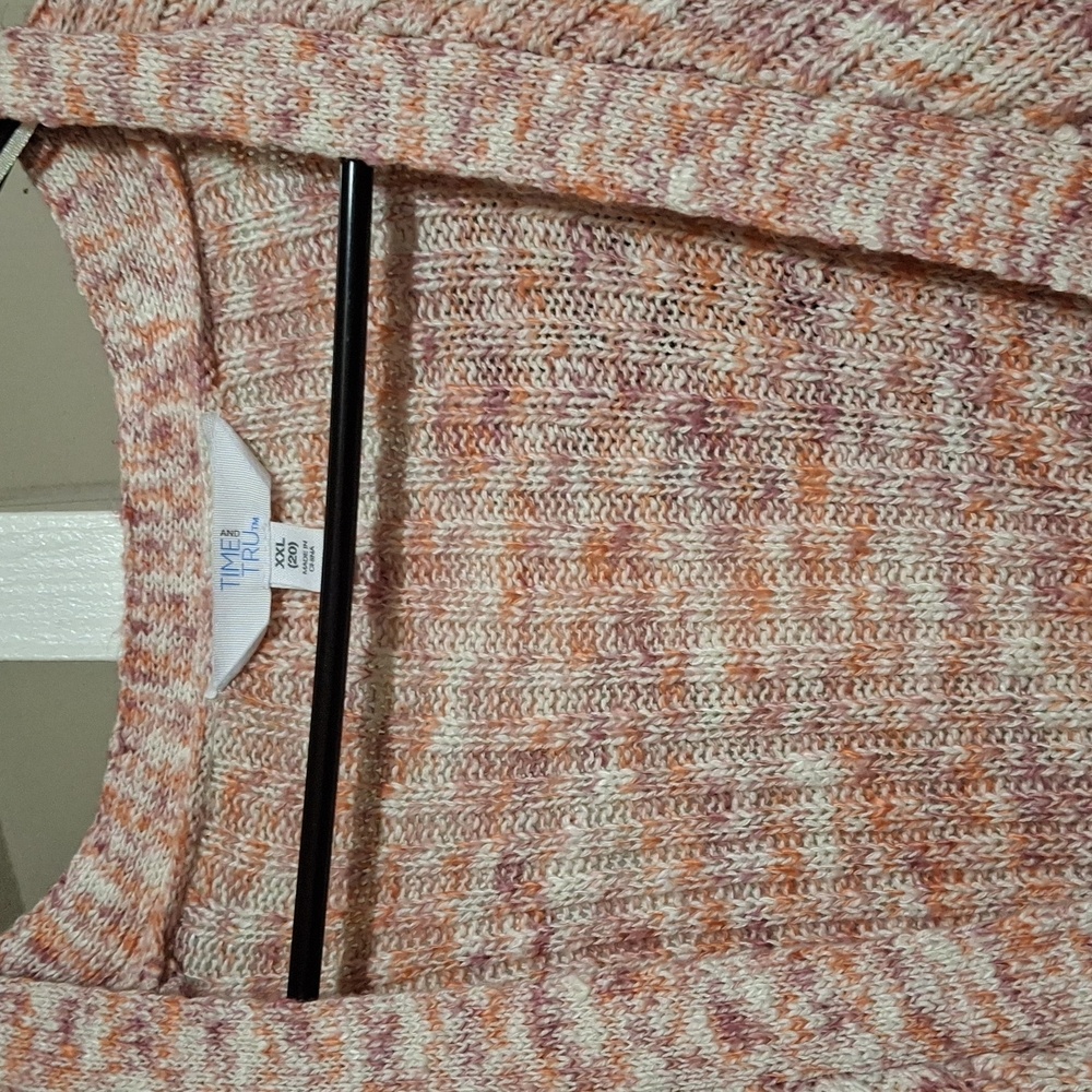 Pink sweater - Picture 2 of 3